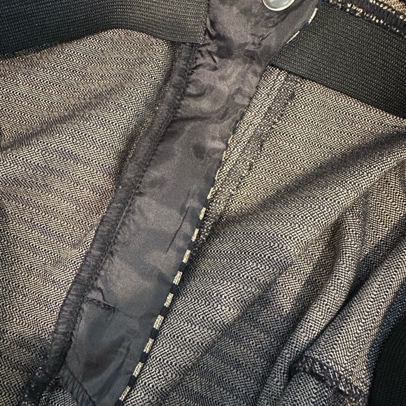 Chico’s 2.5 Black Label Slim Stripe Ankle Pants Black Gold women’s size 14 - Picture 7 of 9